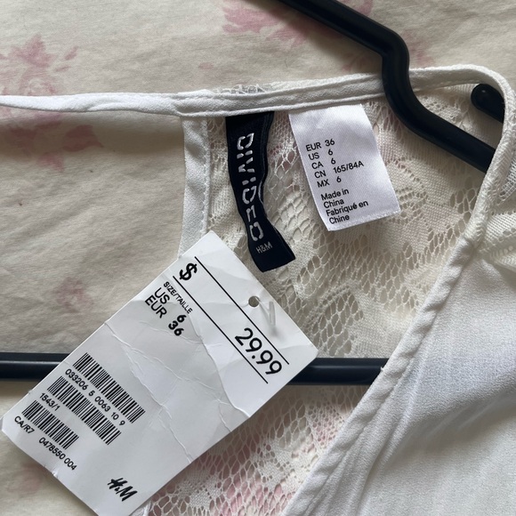 H&M white flowy top - Picture 7 of 7